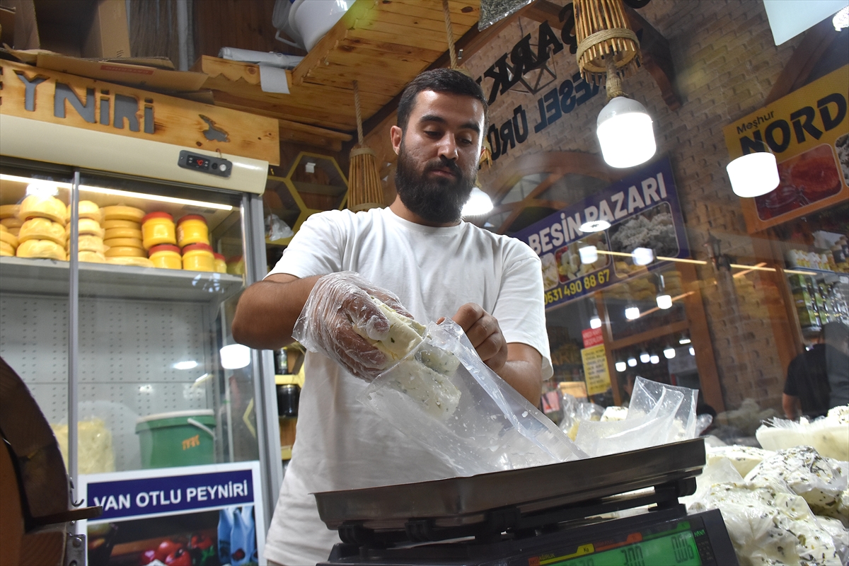 Van kahvaltısının vazgeçilmez lezzeti otlu peynirin tescili için AB nezdinde başvuru yapıldı